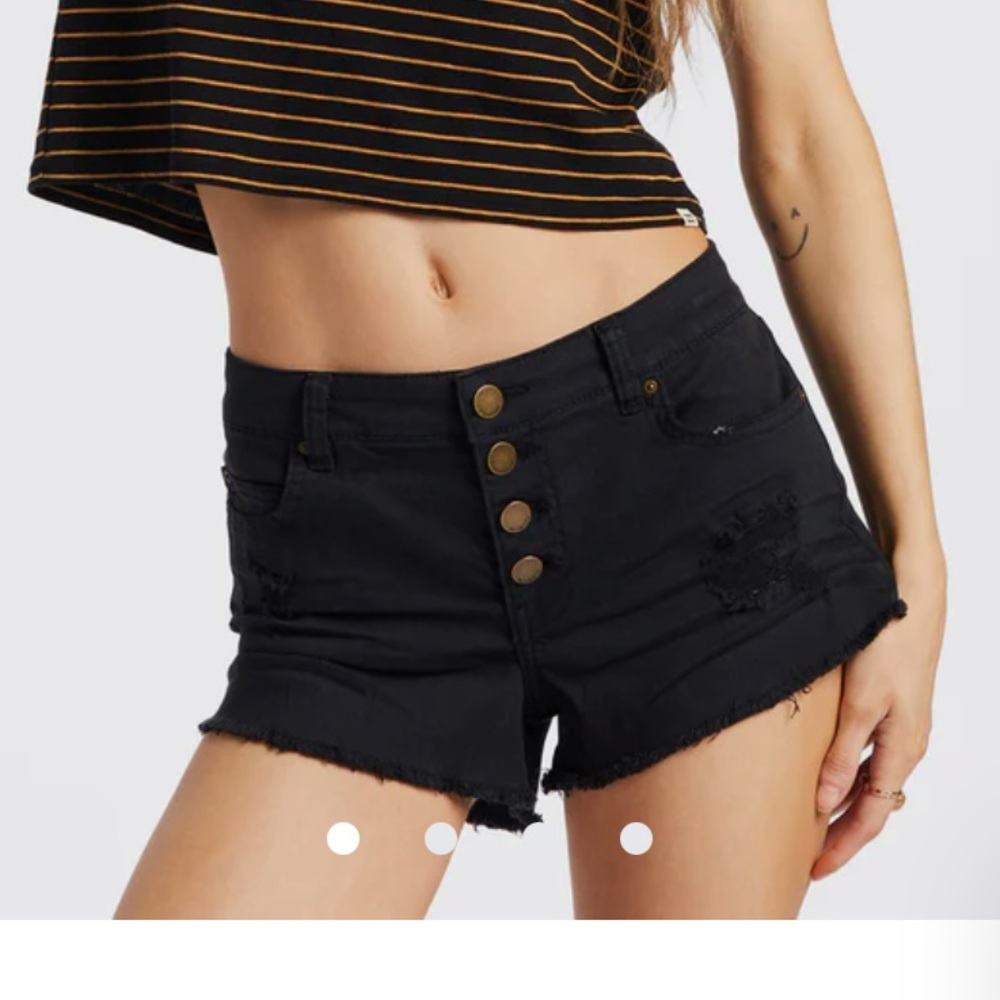 Never been worn billabong shorts